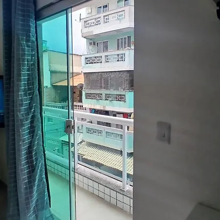 Apt com Varanda 2 qdras Praia Pontal-3